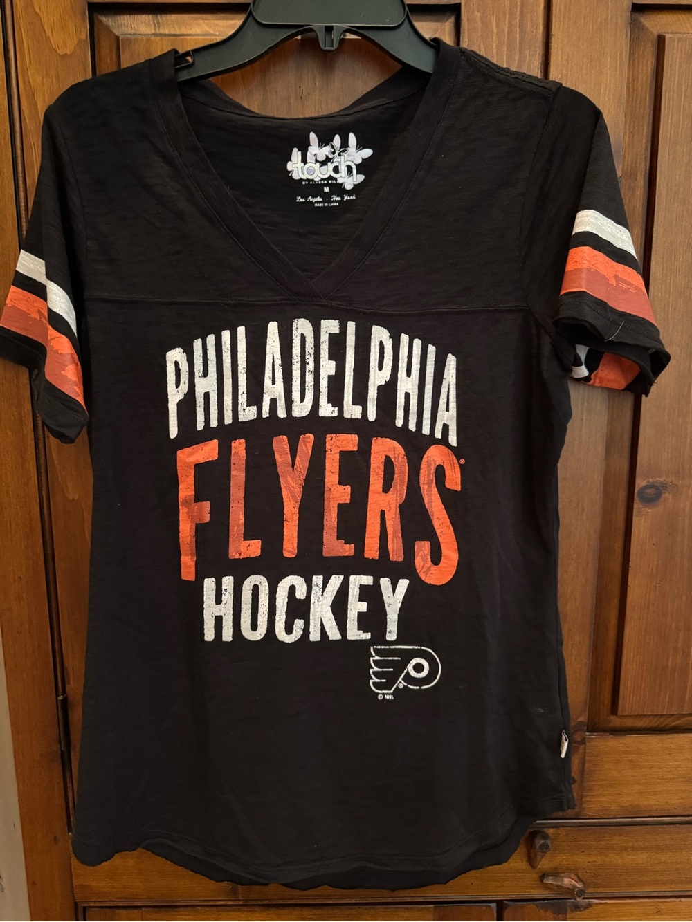 Touch By Alyssa Milano - Medium Distressed Philadelphia Flyers V-Neck Tee NWOT